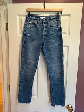 American Eagle Outfitters Straight-Leg Jeans in Medium Blue Wash